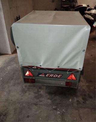 Remolque Erdé con lona y caja a medida