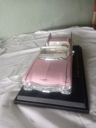 Maisto Cadillac Eldorado Biarritz 1959 Rosa