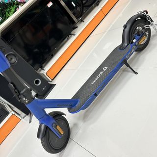 Monopattino elettrico Reebok Delta Urban+ con caricatore