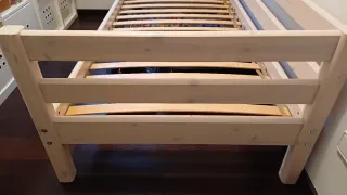 Cama de madera blanca Flexa