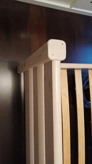 Cama de madera blanca Flexa