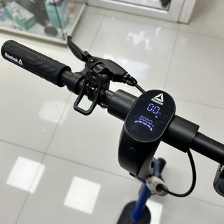 Monopattino elettrico REEBOK DELTA URBAN+ con caricatore