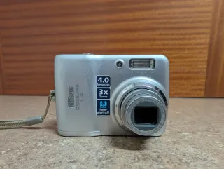 Cámara Digital Nikon Coolpix L4 Plata