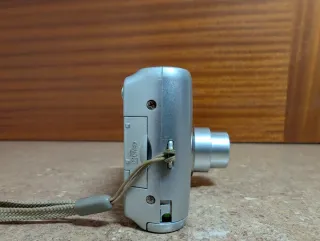 Cámara Digital Nikon Coolpix L4 Plata