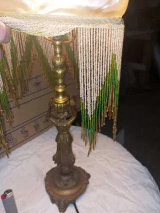 Lámpara de mesa antigua