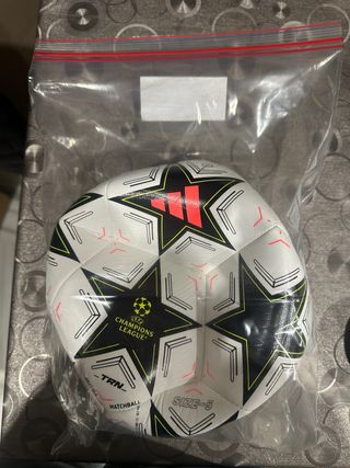 Pallone da calcio ufficiale UEFA Champions League 24-25 Adidas