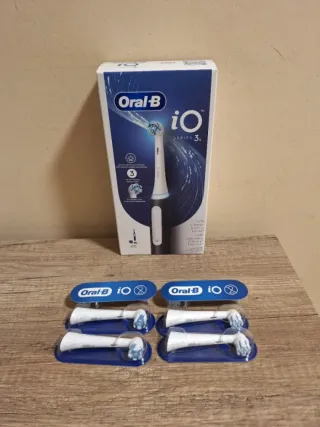 Oral-B iO3s Cepillo Eléctrico + Cabezales