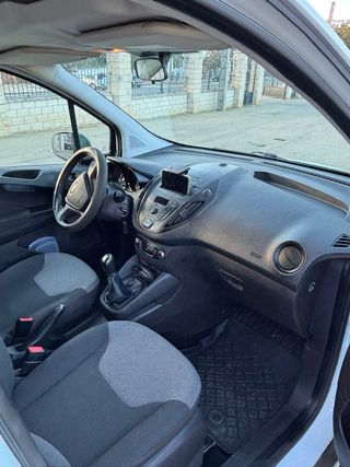 Ford Transit Courier 2016