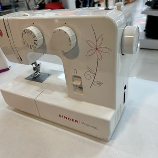 MAQUINA DE COSER SINGER PROMISE 1412 CON CAJA