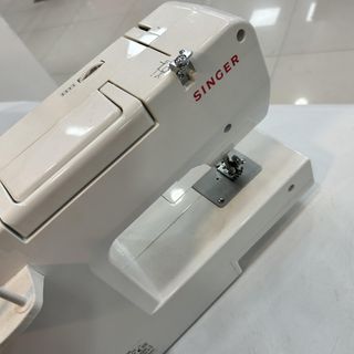 MAQUINA DE COSER SINGER PROMISE 1412 CON CAJA