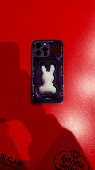 Funda iPhone 14 Pro Max Conejo Morado