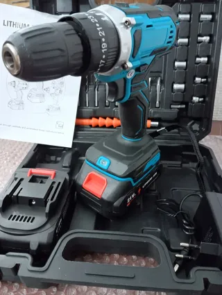 TALADRO ATORNILLADOR 2 BATERÍAS EN SU MALETÍN.