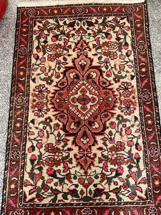 Alfombra antigua de lana