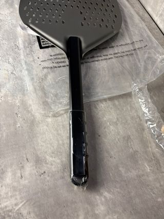 Pala Pizza Aluminio Perforada Mango