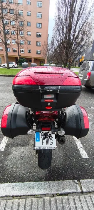 Suzuki GSF 650 Naked Roja