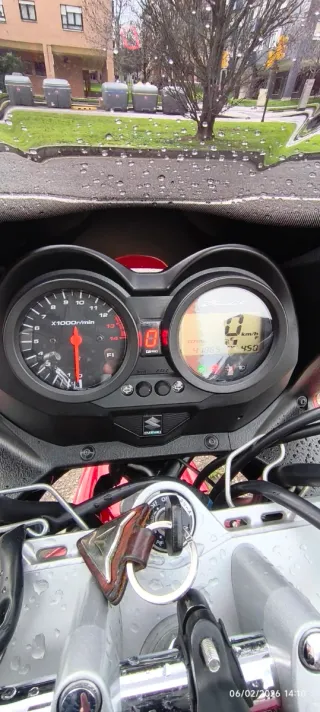 Suzuki GSF 650 Naked Roja