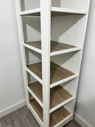 Estantería blanca moderna