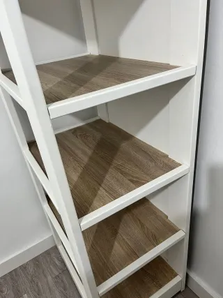 Estantería blanca moderna