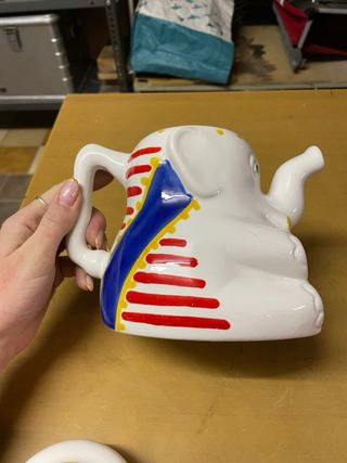 Teiera in ceramica a forma di elefante