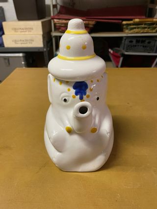 Teiera in ceramica a forma di elefante