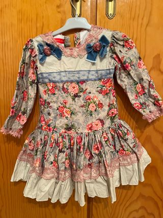 Vestido niña floral con volantes