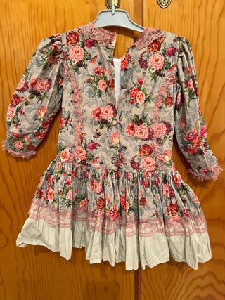 Vestido niña floral con volantes