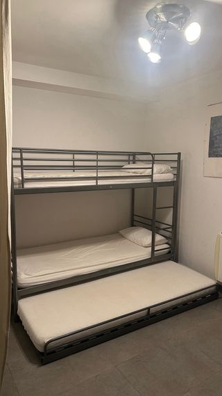 Literas IKEA metálicas grises