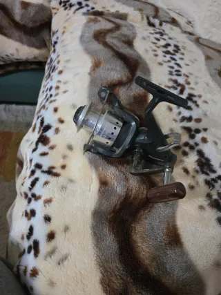 Carrete de pesca SPINNER 40