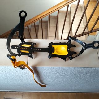Crampones 10 puntas de correa