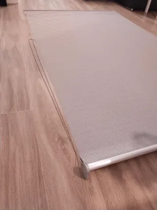 Estore translucido enrollable lavable gris