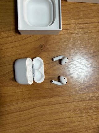 AirPods 4 Originales Blancos