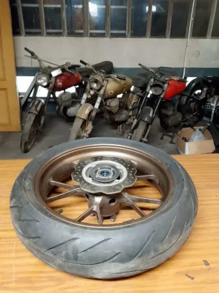 Llantas Honda CB 125 2022