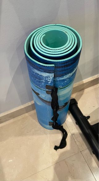 Tappetino yoga con design delfini