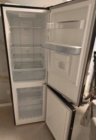 Nevera CHIQ 1.77m con dispensador de agua