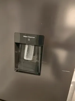 Nevera CHIQ 1.77m con dispensador de agua