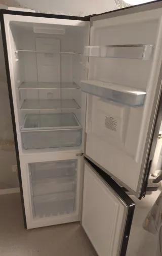 Nevera CHIQ 1.77m con dispensador de agua