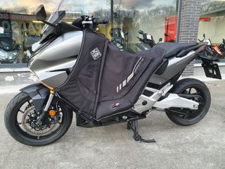 HONDA FORZA 750 24' con 9.000 km