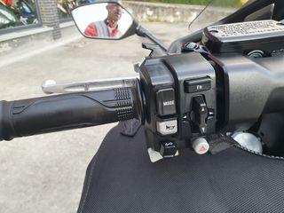 HONDA FORZA 750 24' con 9.000 km