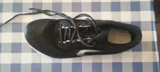 Zapatillas de clavos negras