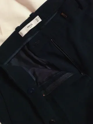 Pantalón de traje azul marino Mango