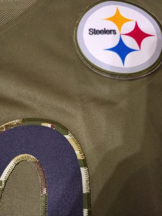 Camiseta NFL Watt Steelers modelo militar talla S