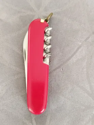 Navaja Victorinox Classic pocket.