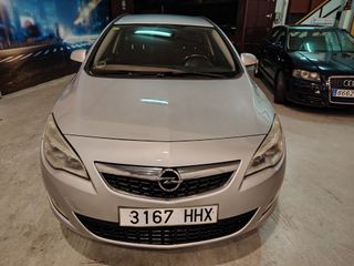 Opel Astra 2012