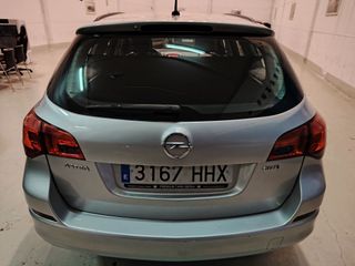 Opel Astra 2012