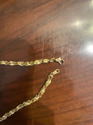 Cadena dorada estilo cordón