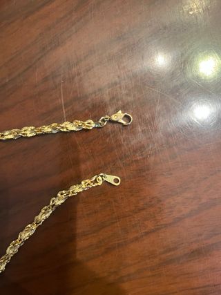 Cadena dorada estilo cordón