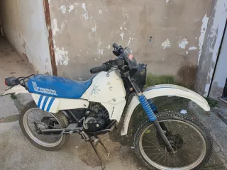 Moto Condor Enduro Azul y Blanca