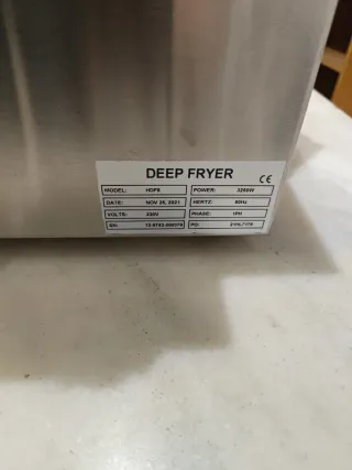 Freidora industrial con grifo