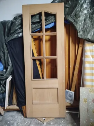 Puerta interior de madera