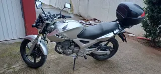 Honda CBF 250 Plata